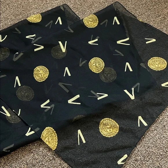 VERSACE MEDUSA SCARF - Picture 5 of 8